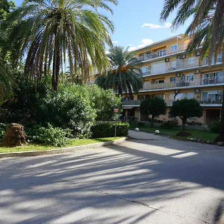 Maria Elena A Sólo Unos Pasos De La Playa Les Bovetes