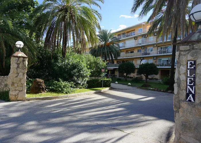 Maria Elena A Solo Unos Pasos De La Playa Les Bovetes