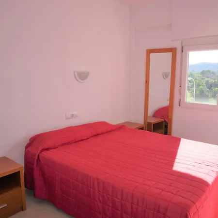 Maria Elena A Solo Unos Pasos De La Playa Les Bovetes